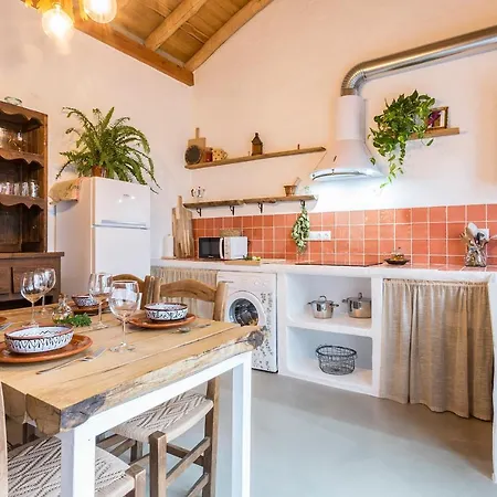 Holiday home Encantadora Con Piscina Privada El Bosque